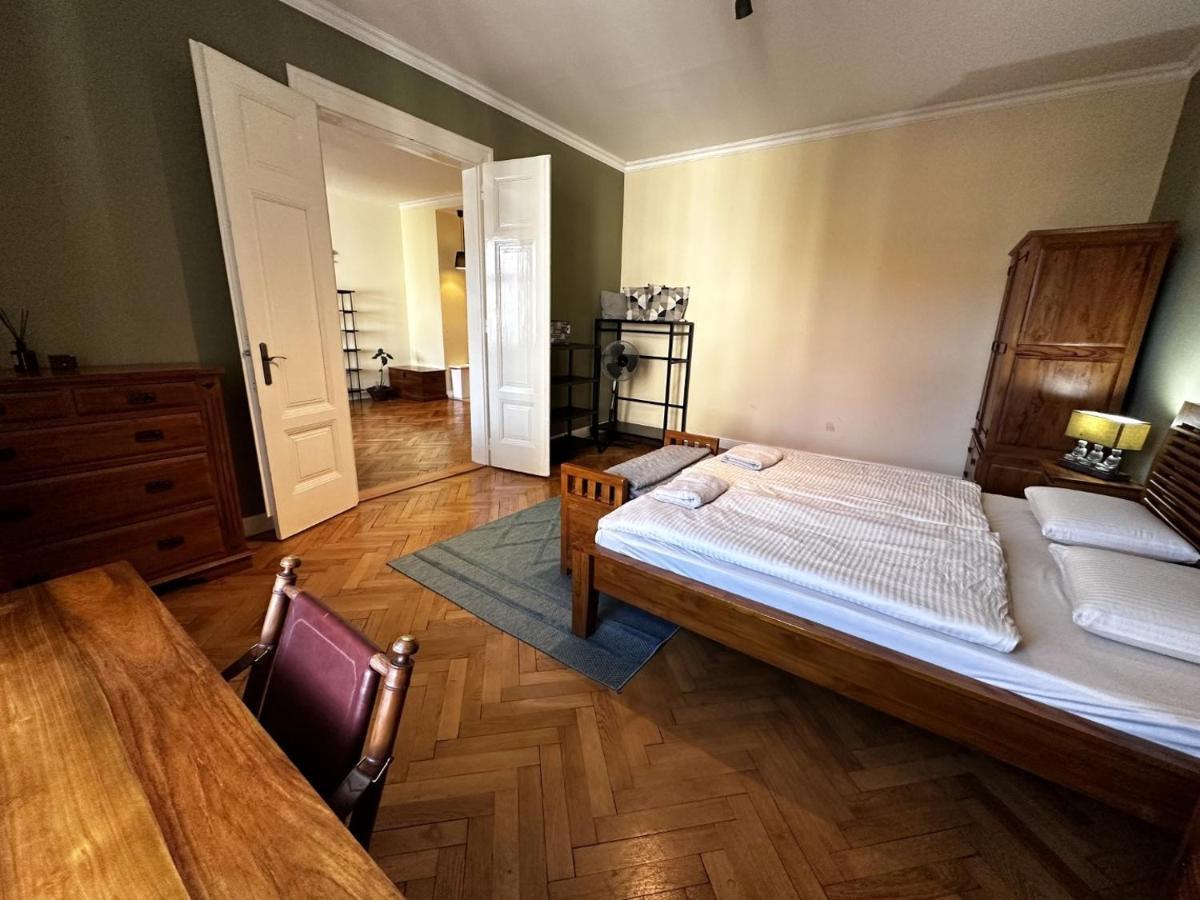 Gorkeho Apartment In City Centre 브라티슬라바 외부 사진
