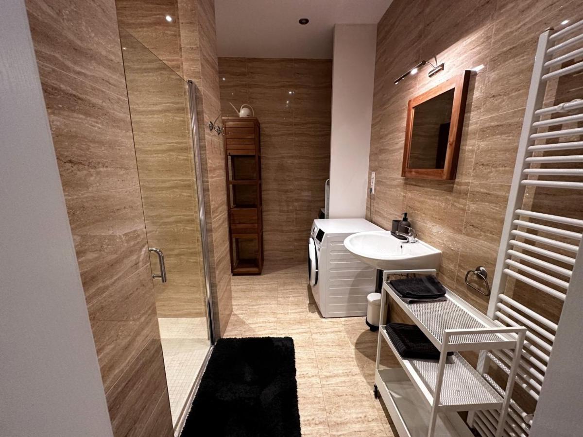 Gorkeho Apartment In City Centre 브라티슬라바 외부 사진