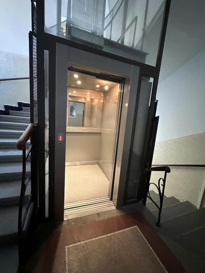 Gorkeho Apartment In City Centre 브라티슬라바 외부 사진