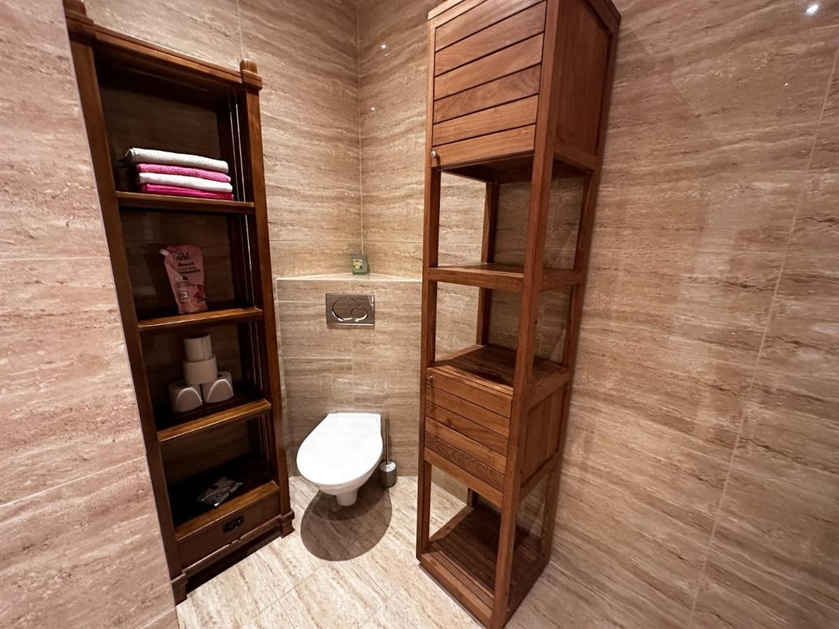 Gorkeho Apartment In City Centre 브라티슬라바 외부 사진